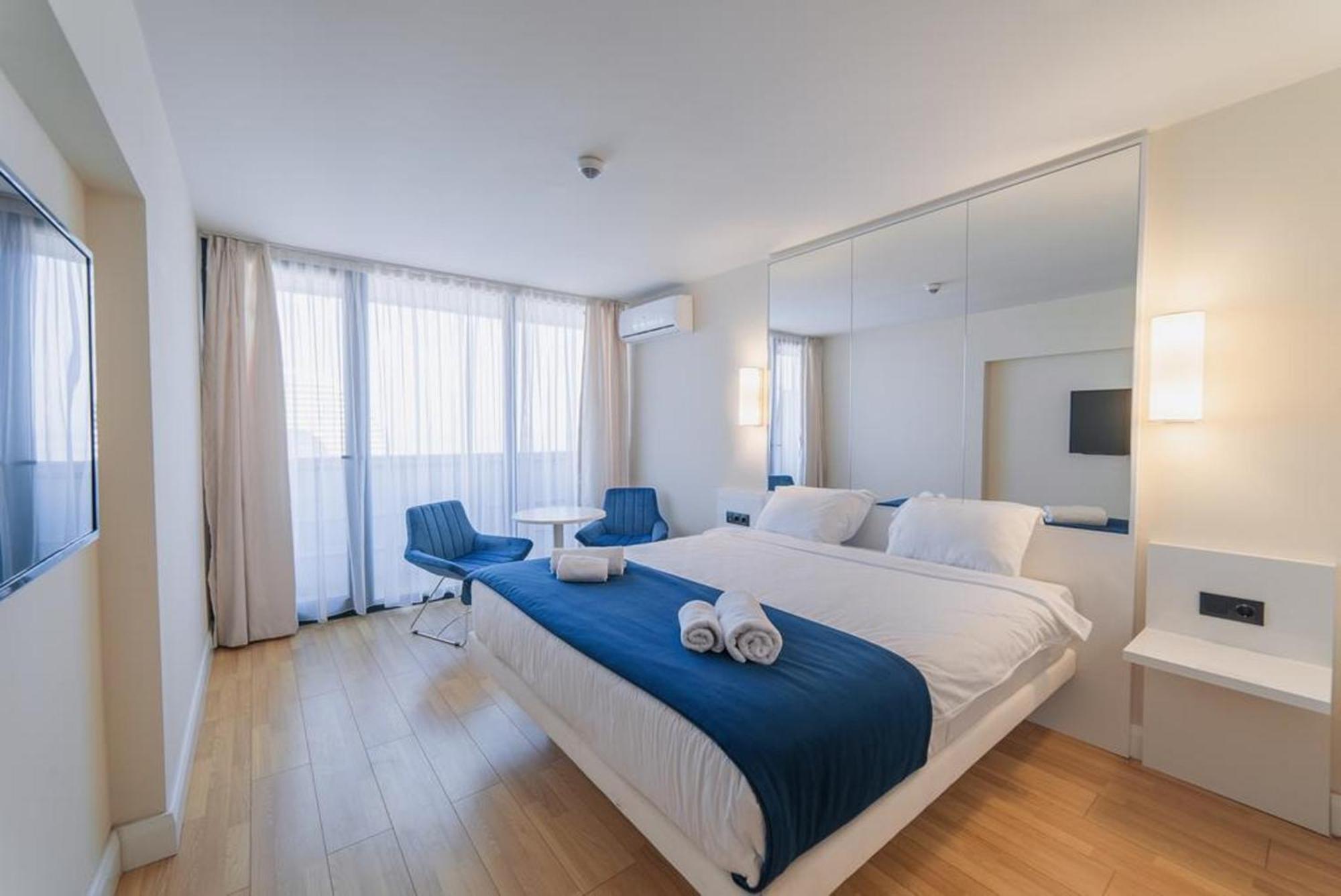 Orbi City Twin Towers Apartment บาทูมิ ภายนอก รูปภาพ